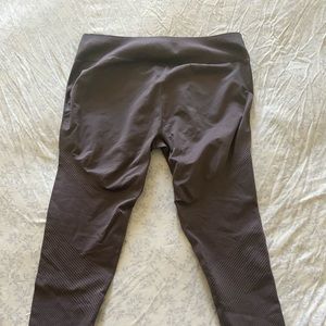 Grey/Purple Cropped Fabletics Leggings XL